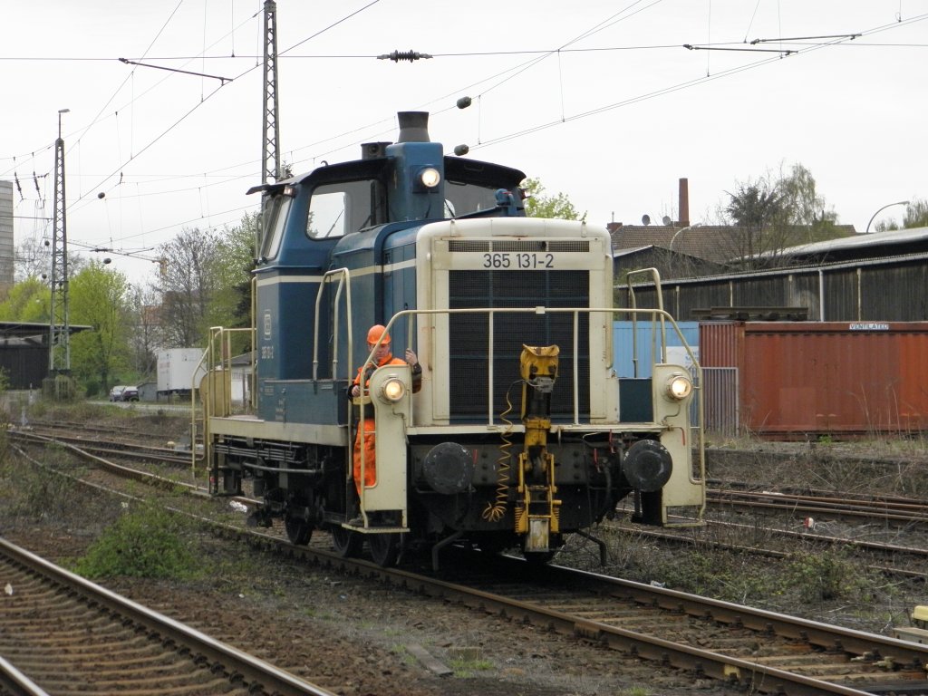 RSE 365 131-2 beim Rangieren in Beuel am 5.4.2011. Gru� an den Tf