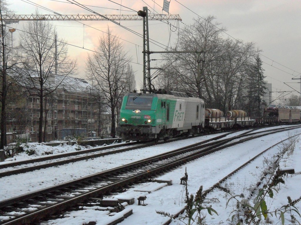 SNCF FRET mit einem Gemischten G�terzug in Beuel am 26.11.10