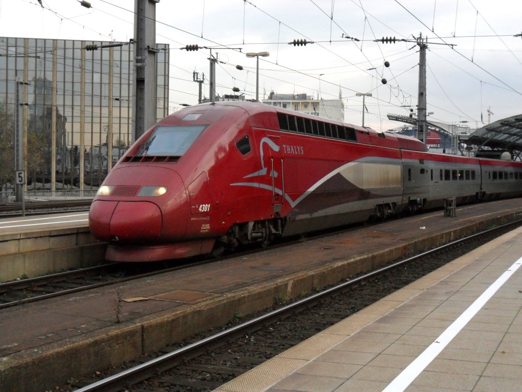 Thalys 4301 nach Frankreich im K�lner Hbf am 18.11.10