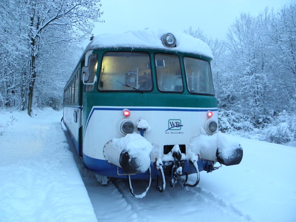 WB VT 1 MAN Schienenbus an der Haltestelle Osberghausen am 5.12.10