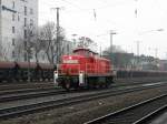 DB 294 880-0 f�hrt solo durch K�ln West am 22.1.11
