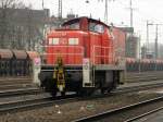 DB 294 801-6 f�hrt solo durch K�ln West am 12.2.2011