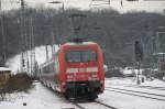 101 011-5 mit einem IC (Inter City) bei der Durchfahrt in K�ln-West am 28.12.2010.