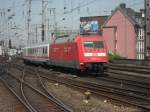 101 121-2 am 10.7.10 im K�lner Hbf.
