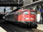 DB 110 425-6 mit einer N-Wagen Garnitur in D�sseldorf Flughafen am 15.8.2011