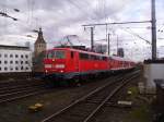 Br 111 �berf�hrt einen Sonderzug in den K�lner Hbf 