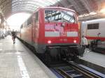 Br 111 mit ex Silberlingen im Frankfurter Hbf am 24.7.10