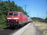 Br.120 124-3 vor dem IC in K�ln-West.