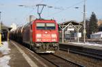 185 242-5 mit einem G�terzug bei der Durchfahrt in Bonn-Beuel am 04.01.2011.
