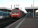 DB 185 126-0 mit neuen VTG Gaskesselwagen in K�ln Ehrenfeld am 8.1.11