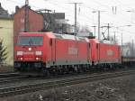 Railion 185 239-1 und 185 ***-* durch K�ln West am 19.2.2011.