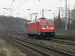 DB 185 379-5 f�hrt solo durch K�ln West am 19.2.2011.