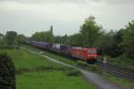 Railion 185 239-1 mit einem Riesenrad-Transport in Erpel am 18.5.2012.