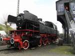66 002 steht vor der Drehscheibe in Bochum Dahlhausen am 16.4.2011