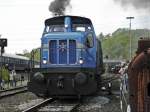 Henschel V1 der Hespertalbahn mit einem Pendelzug in Bochum Dahlhausen am 16.4.2011