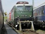 E40 128 mit einer V65 und einem TEE Salonwagen im DB Museum Koblenz L�tzel am 9.4.2011
