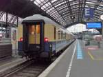 Rheingold Dome-Car mit einem Sonderzug gezogen von einer Re 482 im K�lner Hbf am 7.11.10